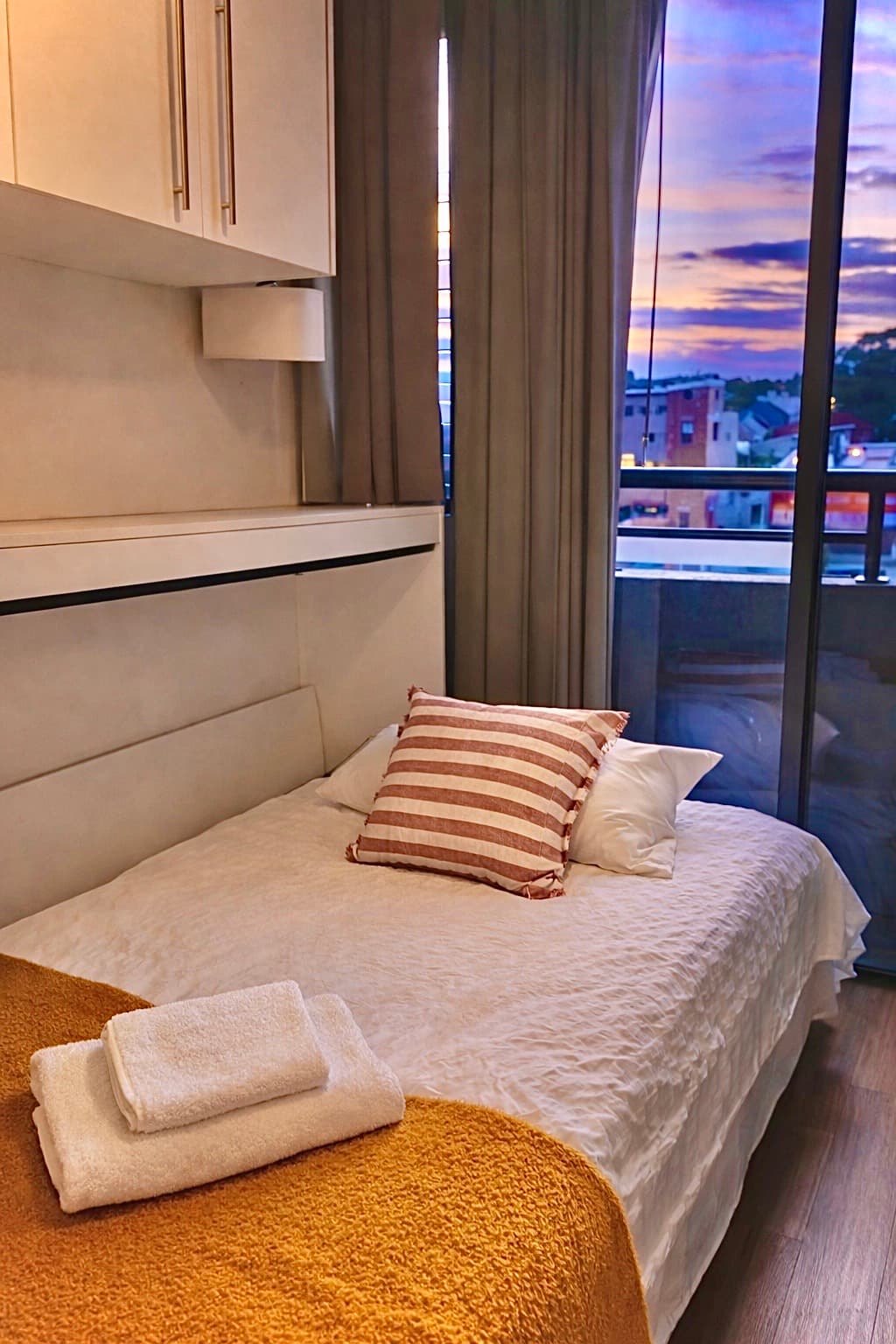 1BR studio in Camperdown