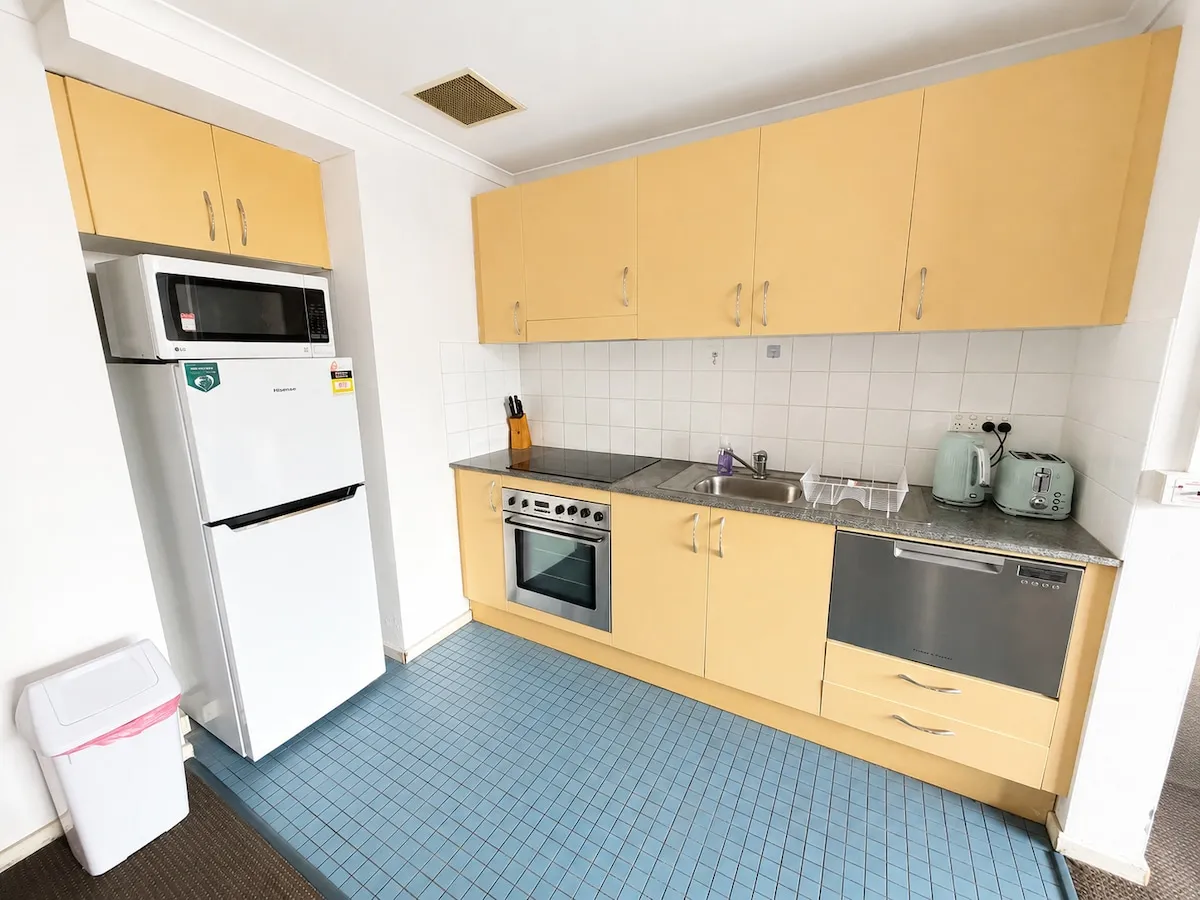 47 Chippen St 3
