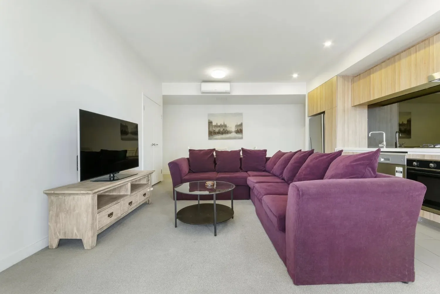 Furnished level-3 2-bed, 2-bath apartment in Zetland