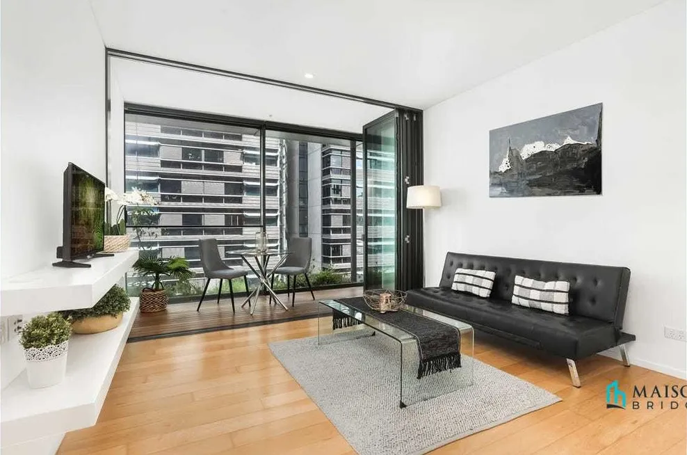 Furnished 1-bed apartment next to UTS and Central Park